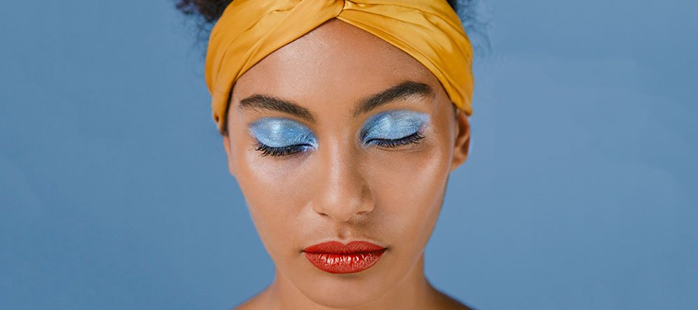bajo mar maquillaje ojos azul